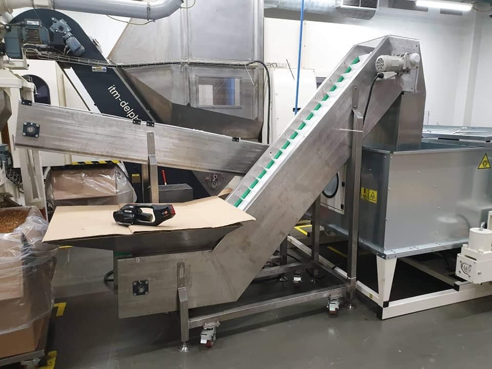 Incline conveyor installation