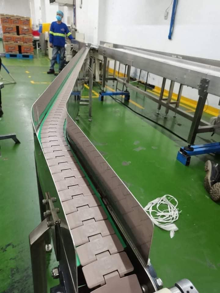 Table top chain conveyor system